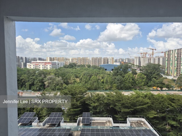Blk 336 Jurong East Avenue 1 (Jurong East), HDB Executive #554730871